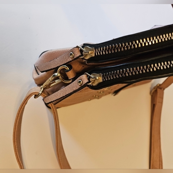 Sam & Hadley Mauve Pink studded shoulder Bag Tassel gold hardware pre-loved - Picture 11 of 16